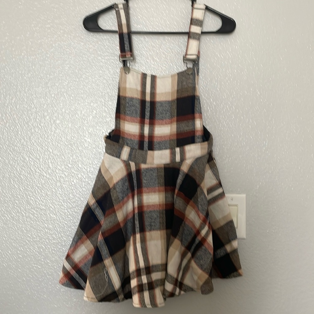 Size: Small to Medium
Good Condition
Final Sale